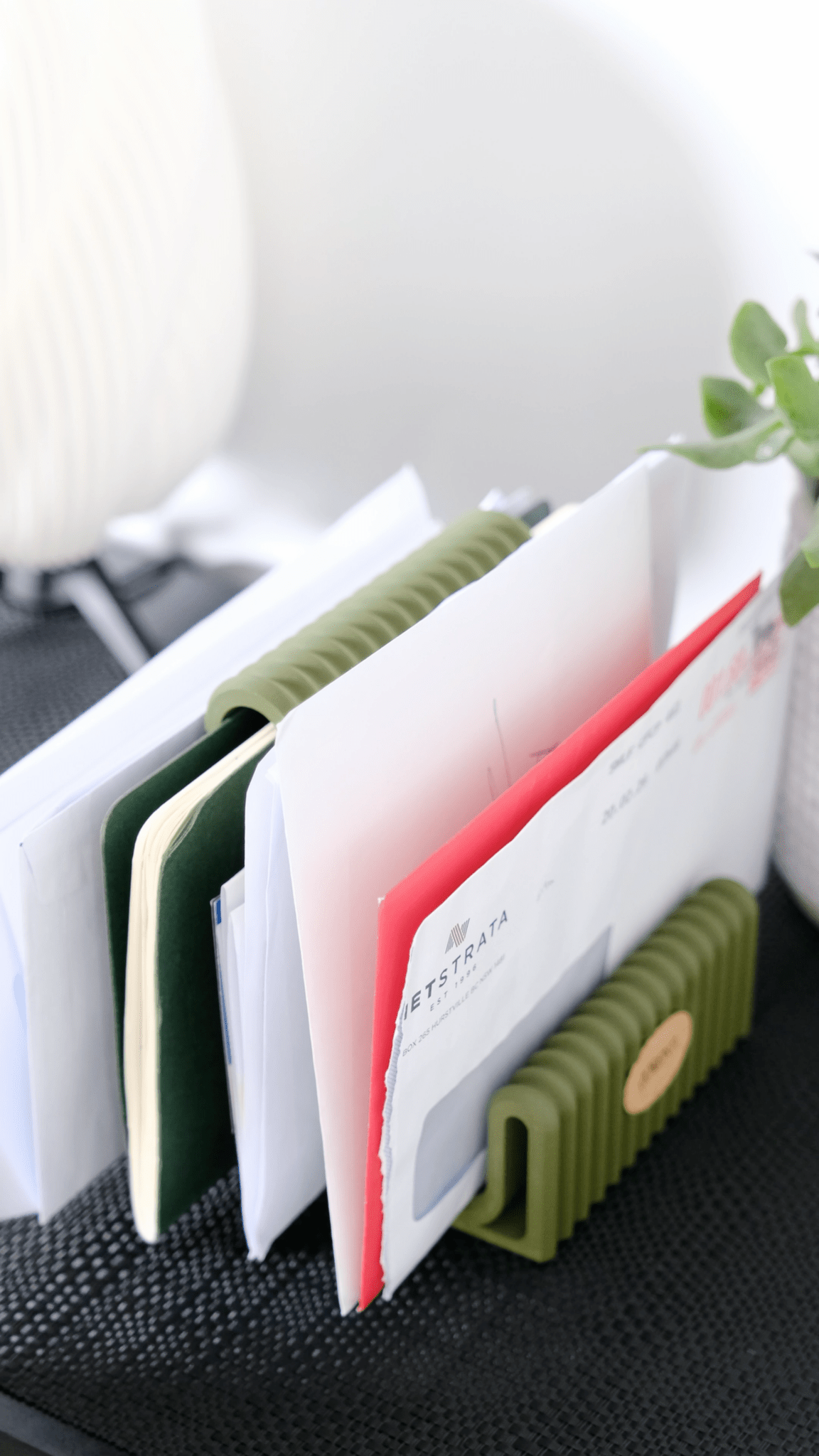 Byron Mail & File Organiser - Zoventi