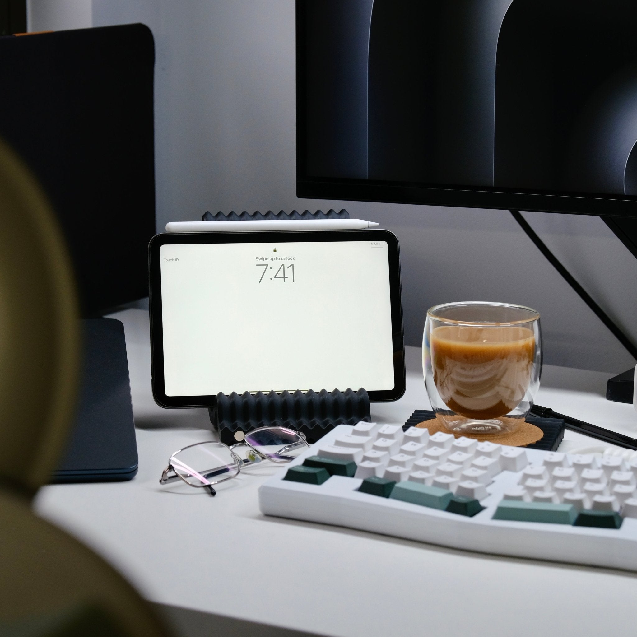 Cove Desk Stand | 4 - in - 1 desk accessory - Zoventi