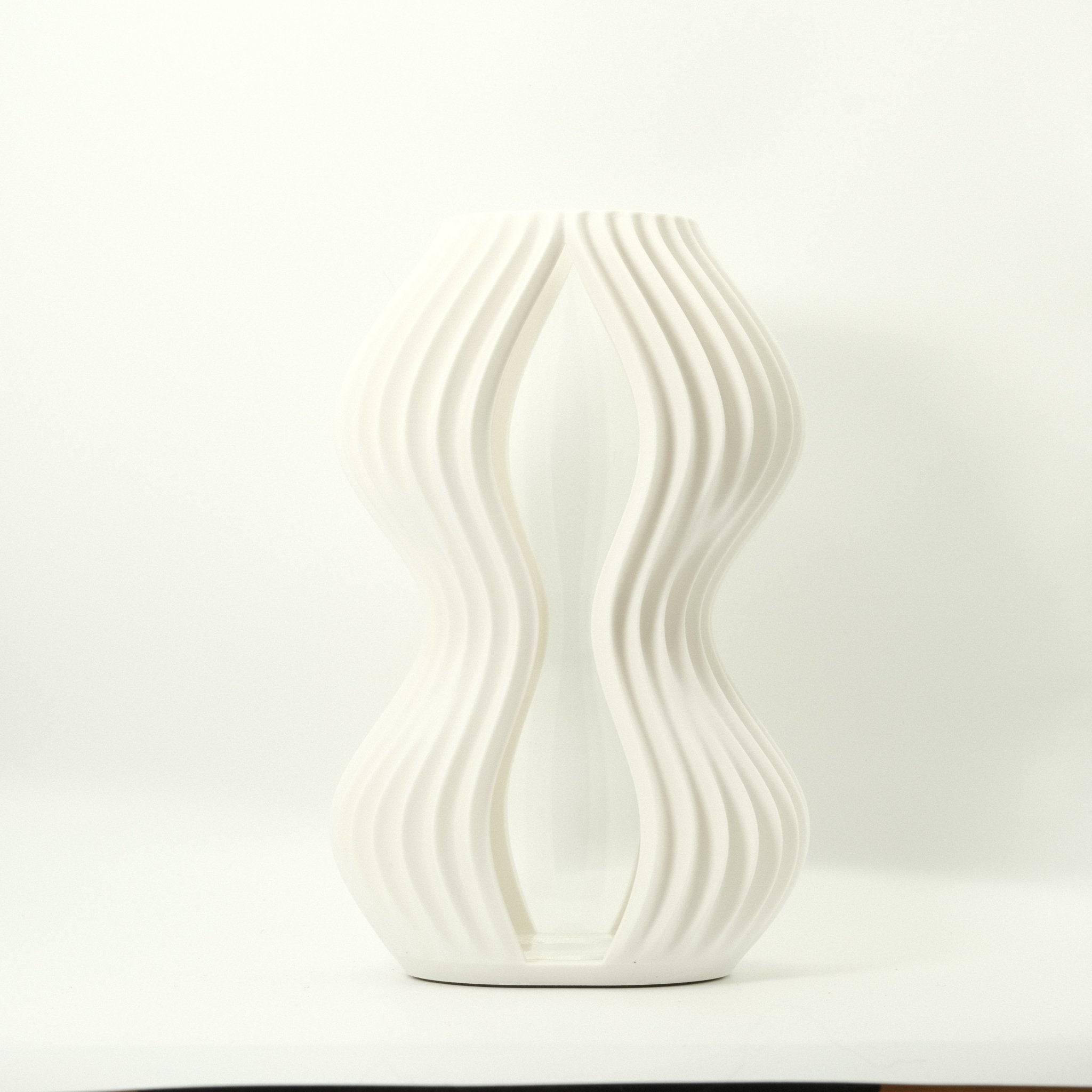 Serene Vase with glass insert - Zoventi