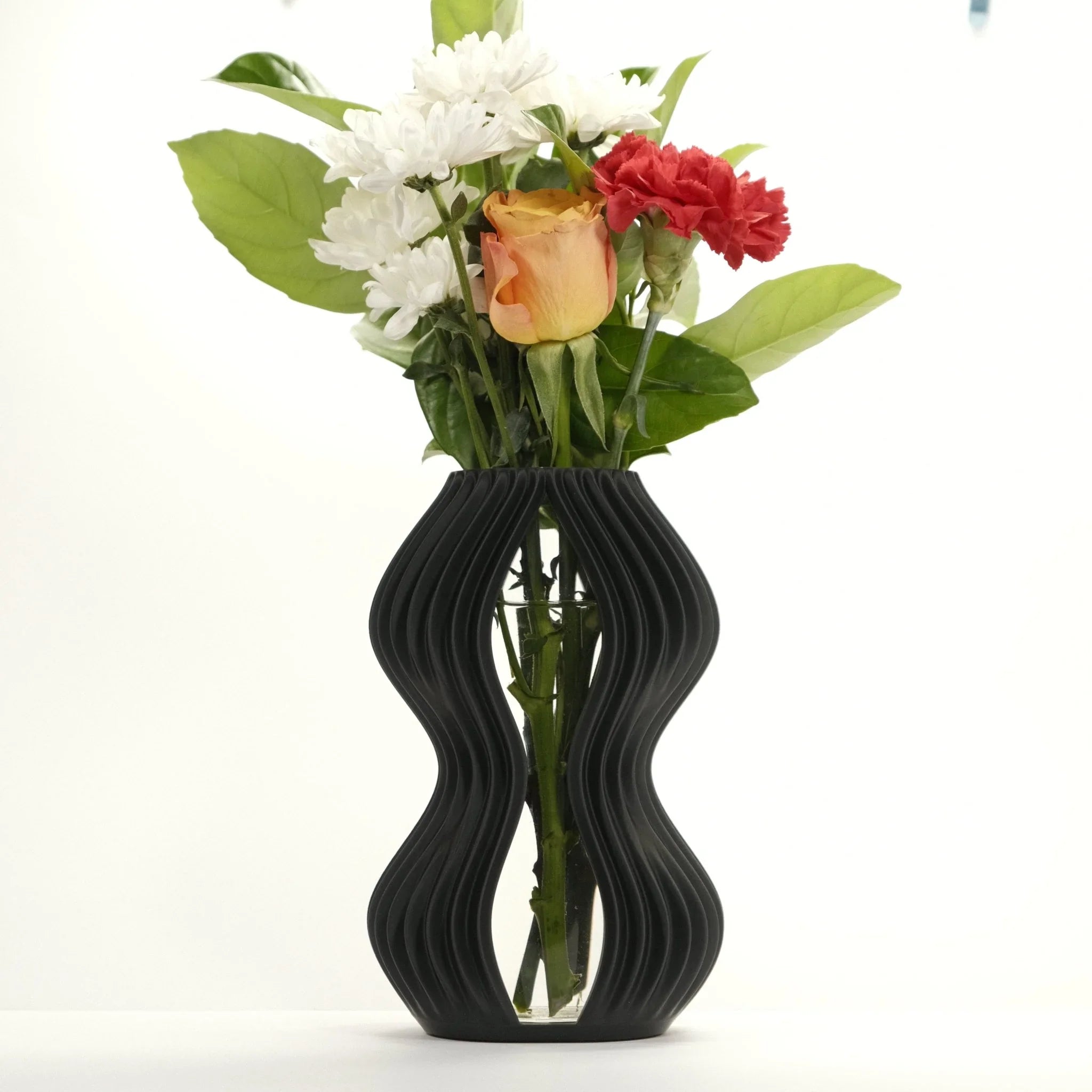 Serene Wavy Vase - Zoventi